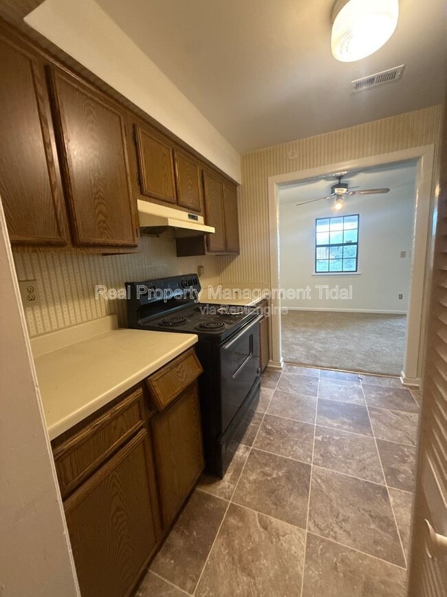 Building Photo - 6117 Brookwood Dr