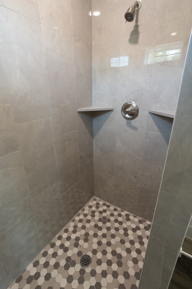 Building Photo - 3144 Wayside Ave