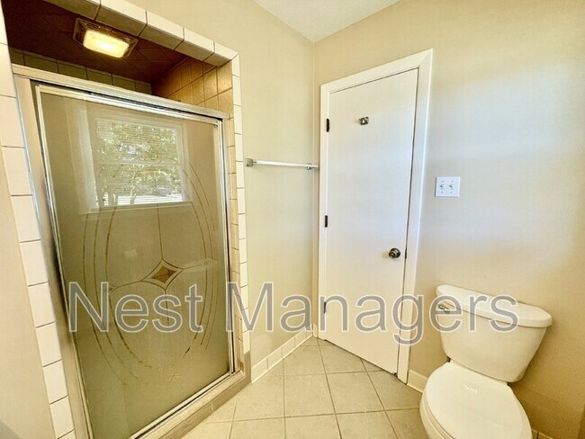 Building Photo - 621 Welsh Pl