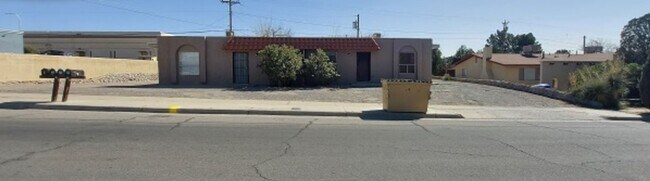 Building Photo - 2802 E Idaho Ave