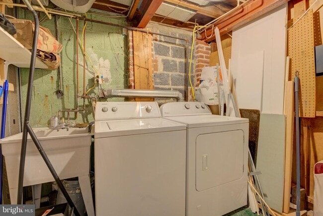 Building Photo - 6916 New Hampshire Ave