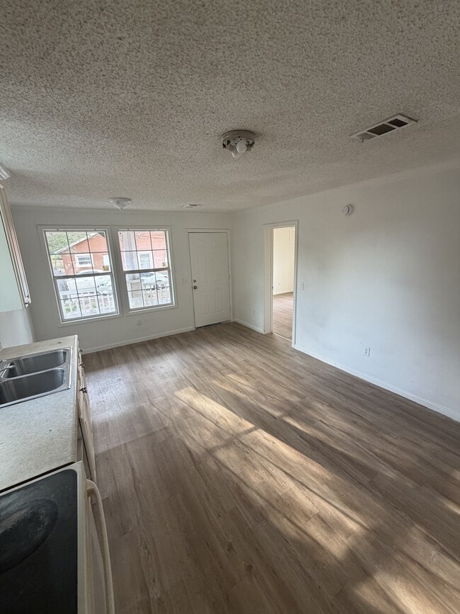 Building Photo - 735 21st St S