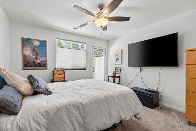 Building Photo - FURNISHED! 3 Bedroom, 2 Bathroom New Home ...