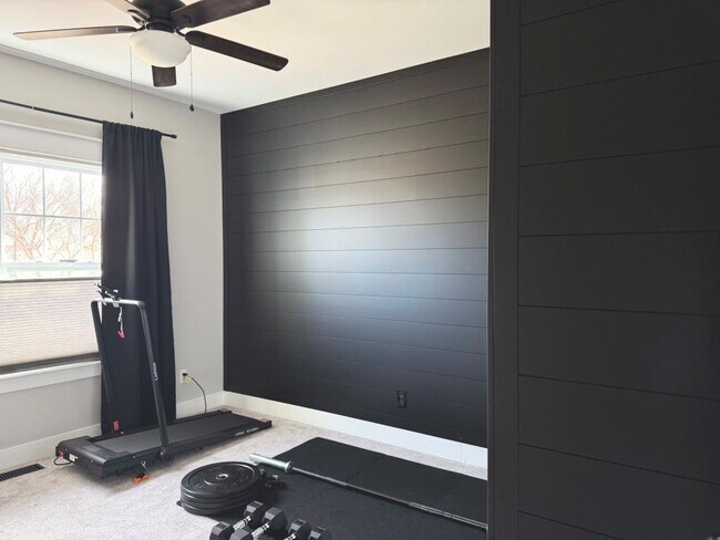 Building Photo - 1285 Sweet Grass Trail N