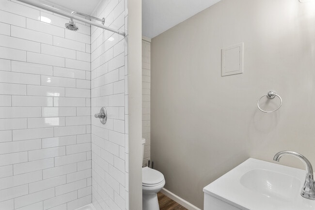 Building Photo - The Catalina