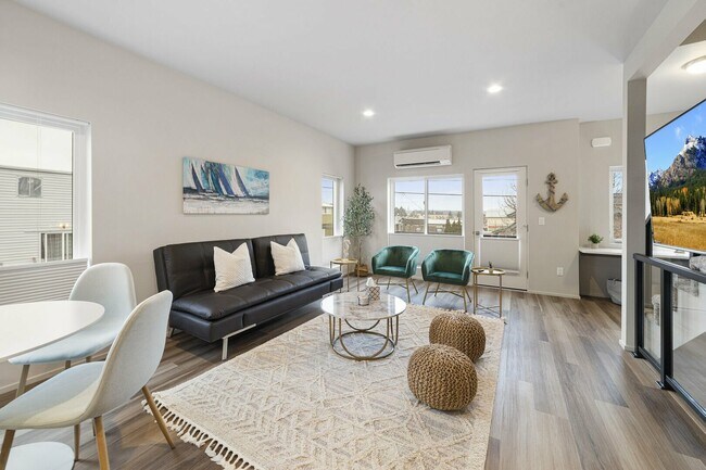 Building Photo - 918 21st St