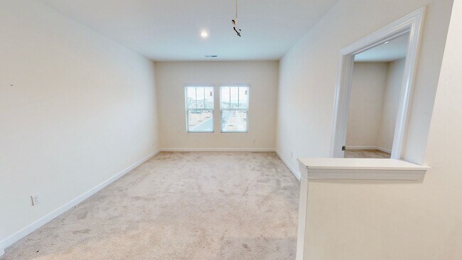 Building Photo - 4500 Collingham Dr