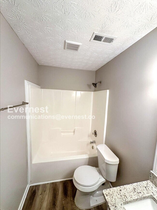 Building Photo - 20 Shenandoah Dr