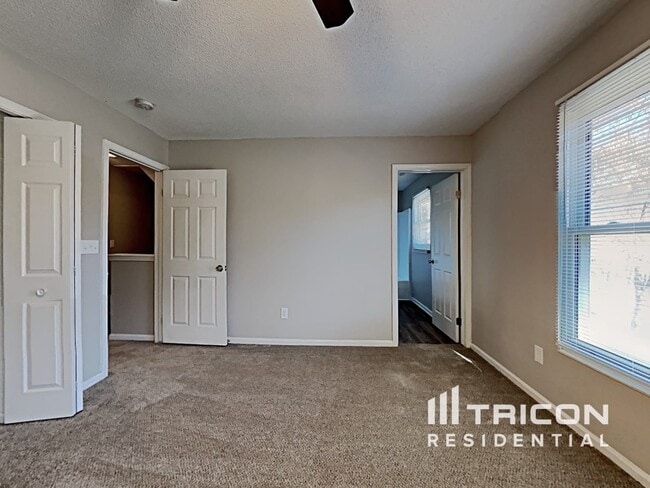 Building Photo - 3701 Broad Oak Dr