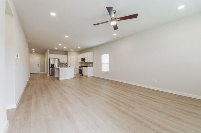 Building Photo - Brand New 2025 Build in Sherman | 3BR/2BA with 2-Car Garage