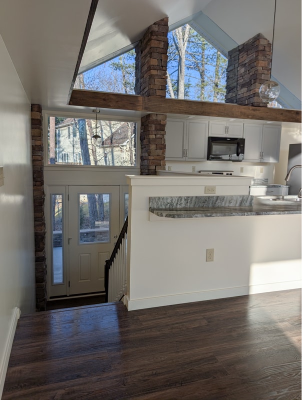 Building Photo - 515 Lakeview Dr