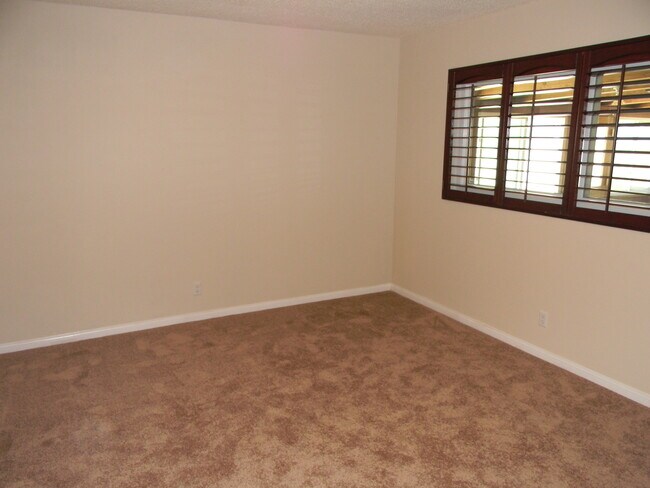 Building Photo - 1333 E Orange Grove Ave