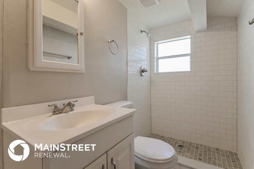 Building Photo - 2314 Loma Linda St