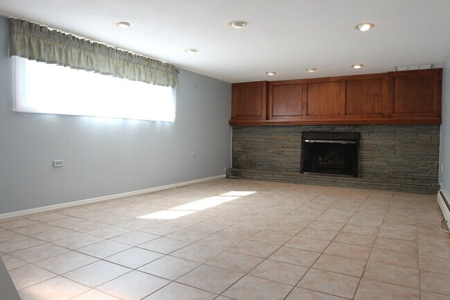 Family Room - 73 Birchwood Ln