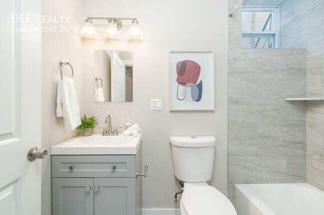 Building Photo - 2825 W Girard Ave