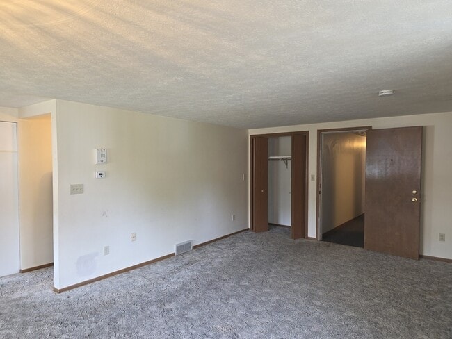 Building Photo - 7900 Buffalo Ave