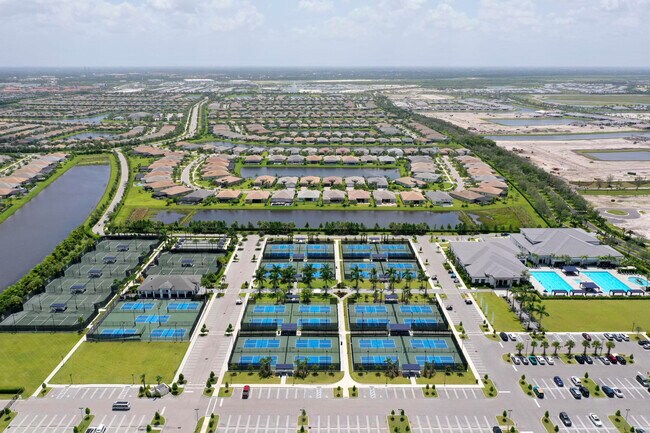 Building Photo - 12555 SW Manatee Marsh Ter