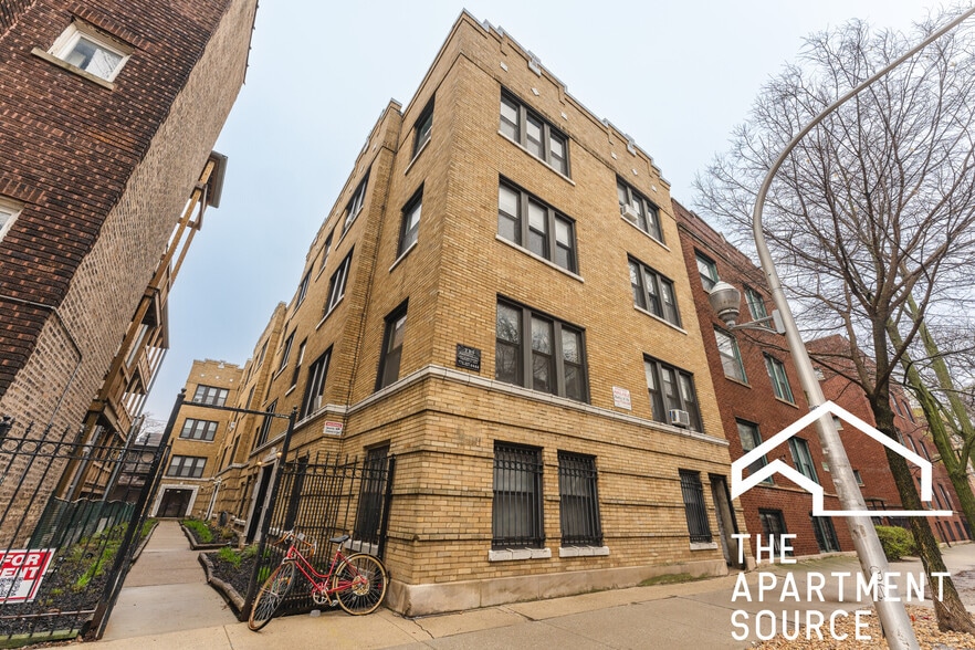 Building Photo - 837.5 W Cornelia Ave