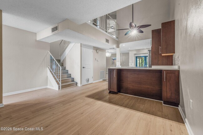 Building Photo - 405 Hawthorne Ct