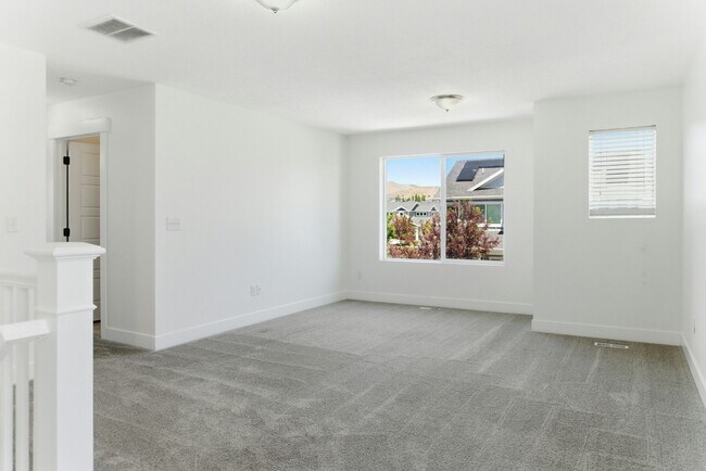 Building Photo - 5152 E Sequoia Way