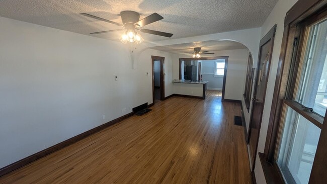 Building Photo - 2015 Bradley Ave