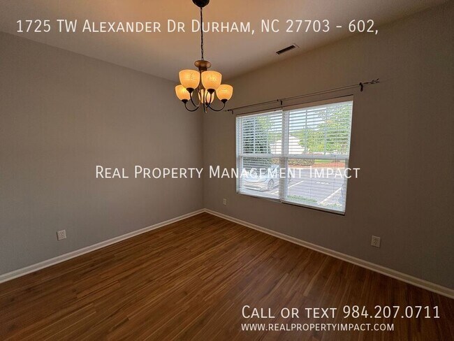 Building Photo - 1725 TW Alexander Dr