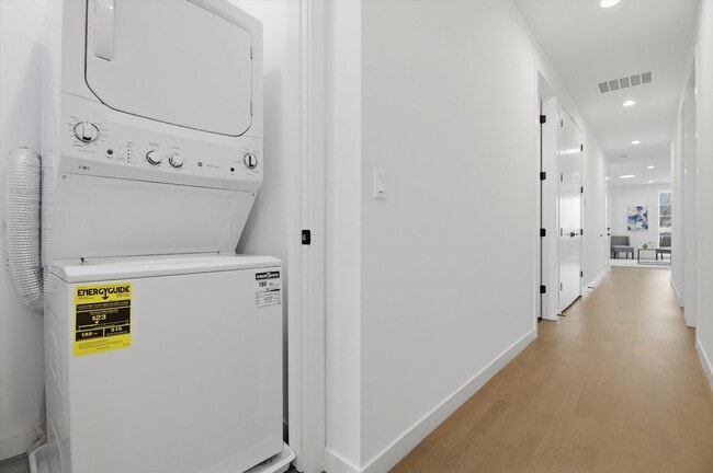 Building Photo - 5824 N Lincoln Ave