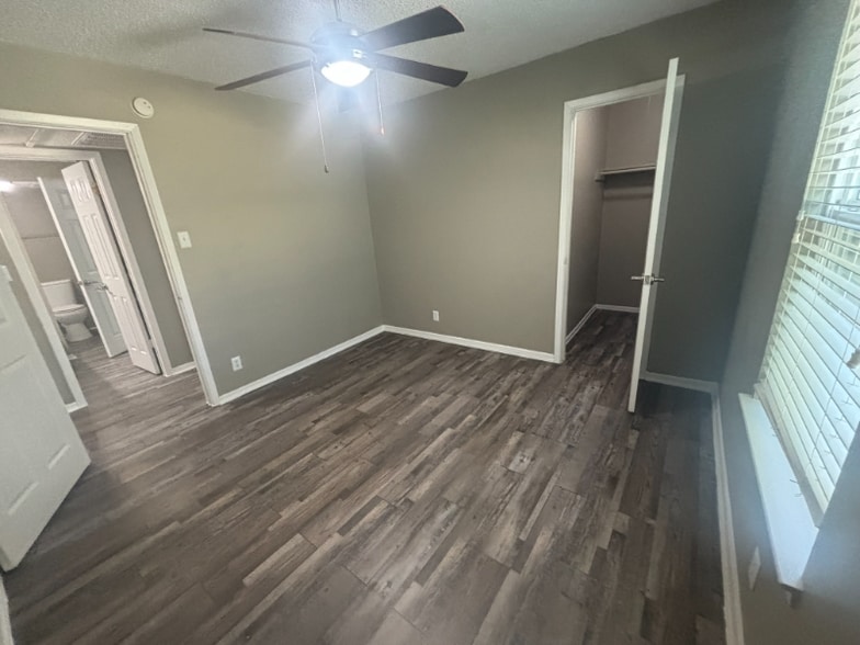 Building Photo - 531 Bedford Rd