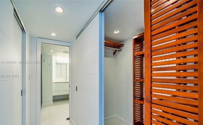 Building Photo - 555 NE 15th St