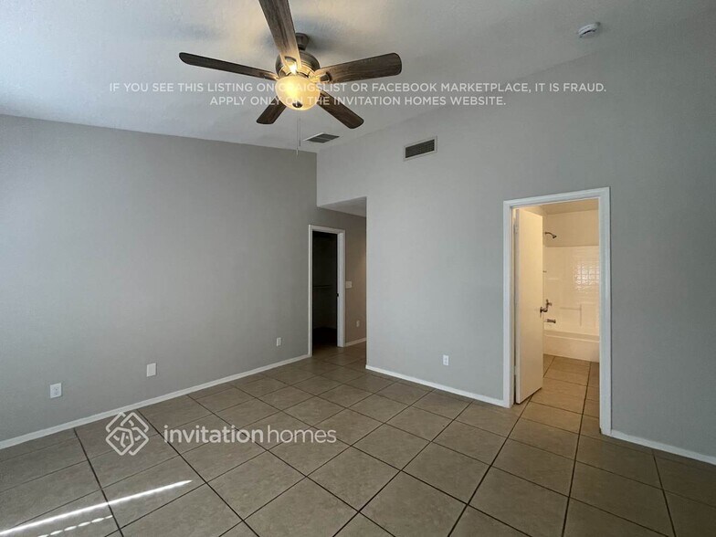 Building Photo - 10763 W Rio Vista Ln