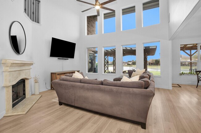 Building Photo - 3006 E Lake Falls Cir