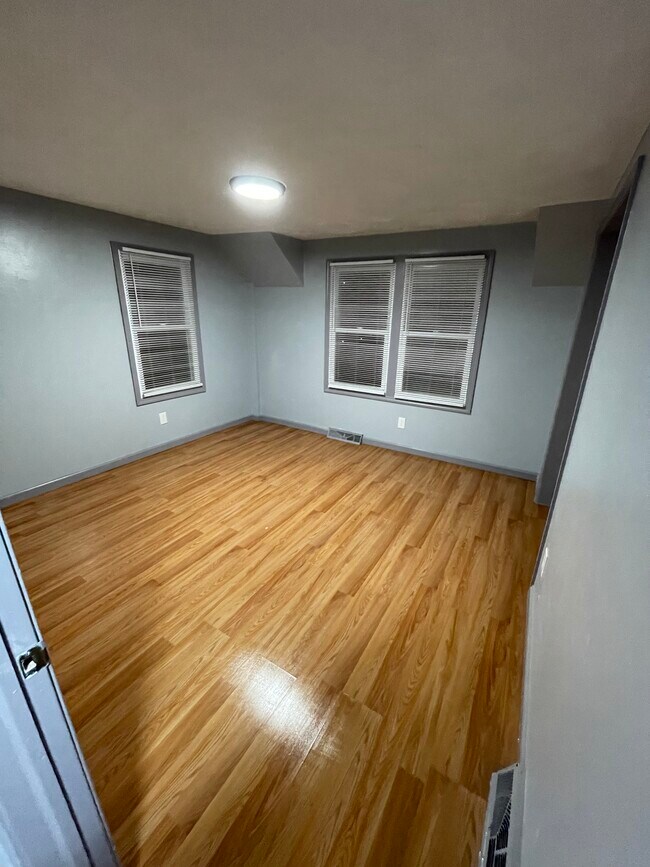 Building Photo - 3422 Vestal Rd
