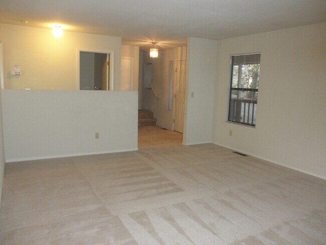 Building Photo - 3 bedroom/2.5 bath in Lake Wildwood, Penn ...