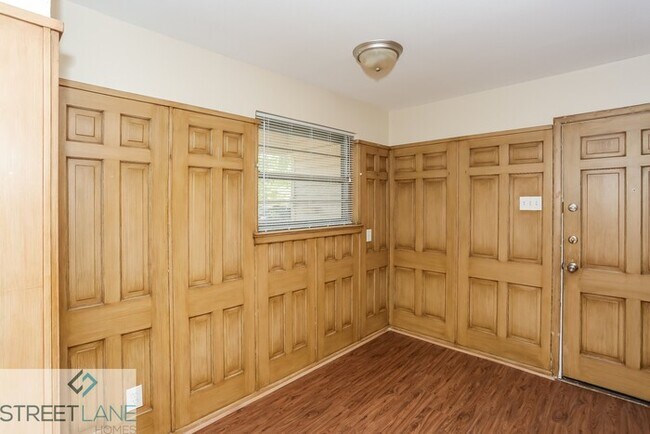 Building Photo - Charming 3 Bedroom in Irving!