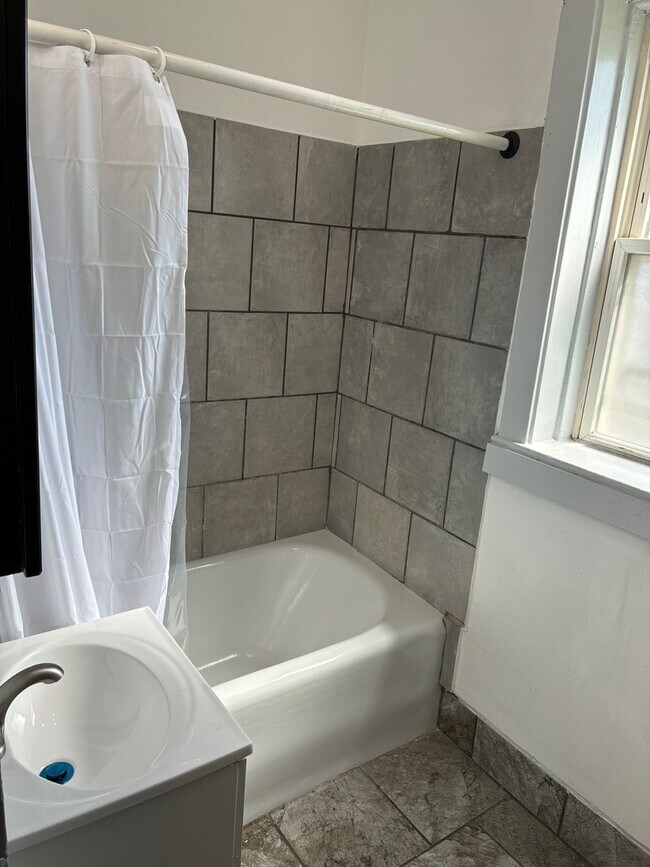 Building Photo - 1206 N Laramie Ave