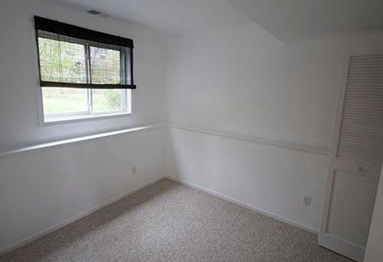 Building Photo - 2169 Hemlock Dr