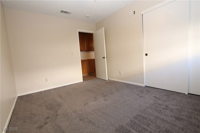 Building Photo - 6605 Vicuna Dr