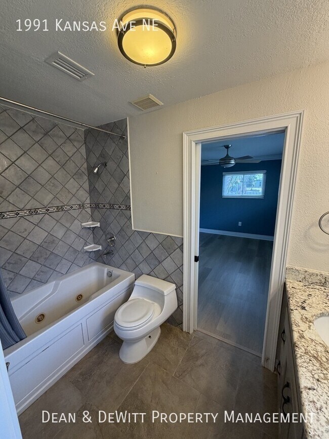 Building Photo - 1991 Kansas Ave NE