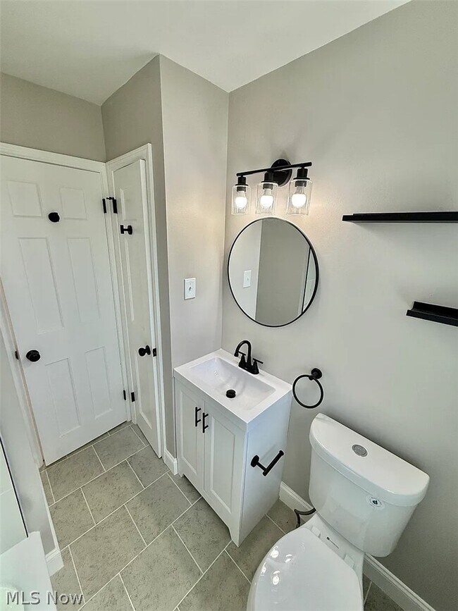 Building Photo - 6903 Luelda Ave