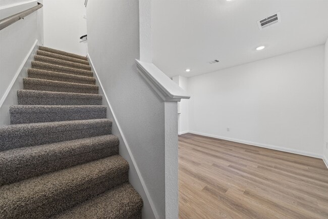 Building Photo - 12239 Shield Crest Ct