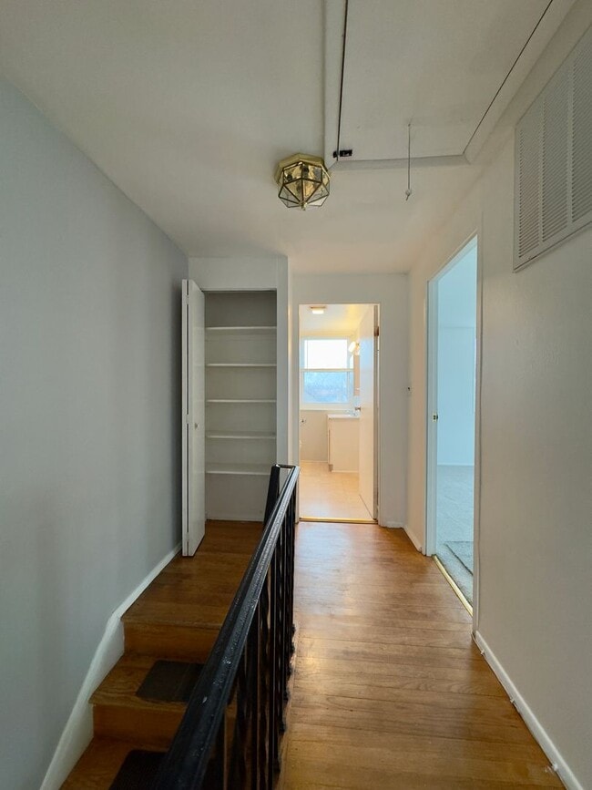 Building Photo - Charming 3 Bed/1.5Bath in Parkville, MD!