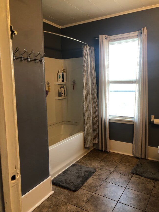 Building Photo - 203 Hillside Ave