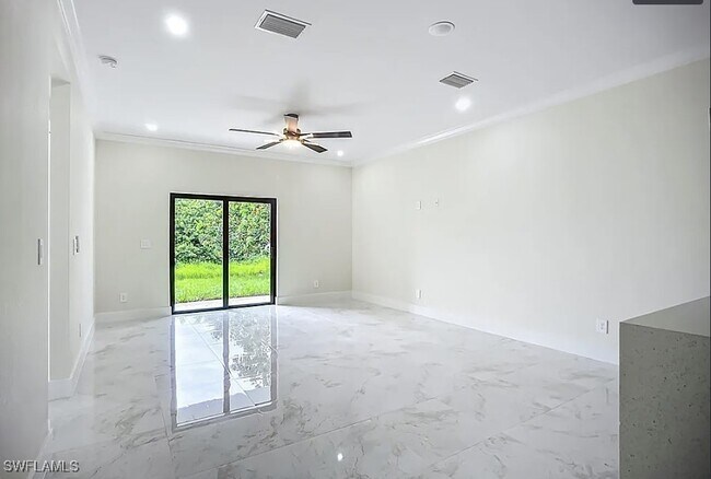 Building Photo - 314 Poplar St