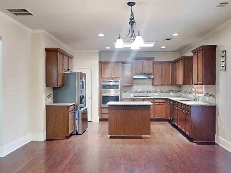 Building Photo - 5301 Cedar Mill Dr