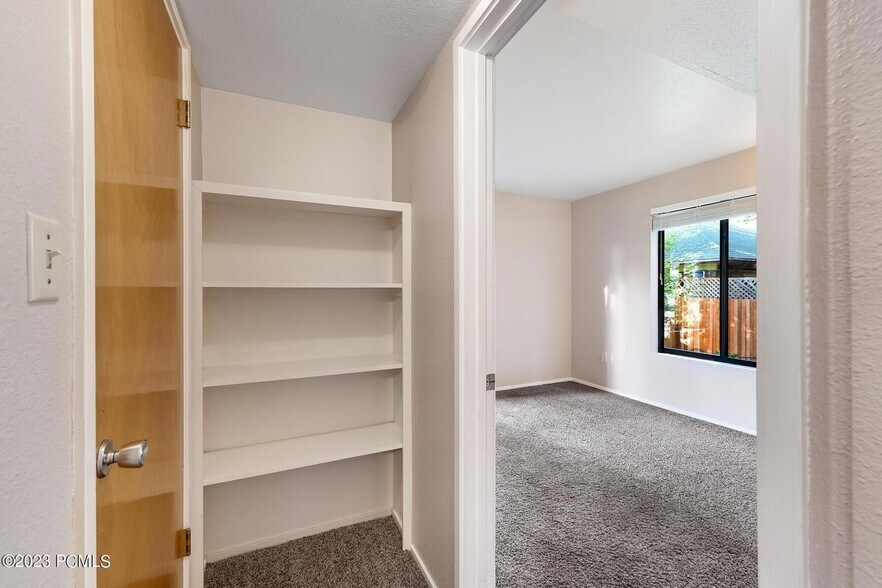 Building Photo - 425 S 1000 E