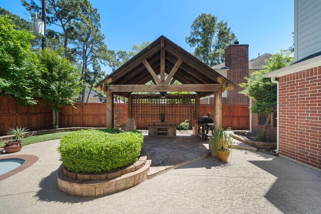 Building Photo - 13002 Golden Rainbow Dr