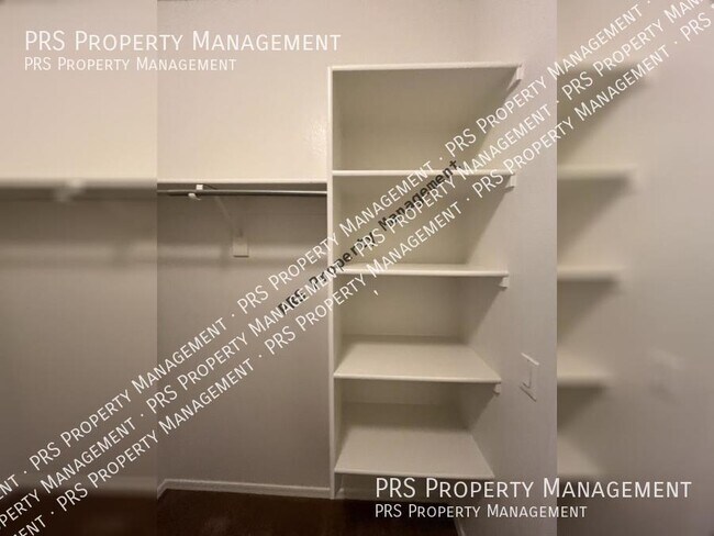 Building Photo - 4135 E Bellerive Dr