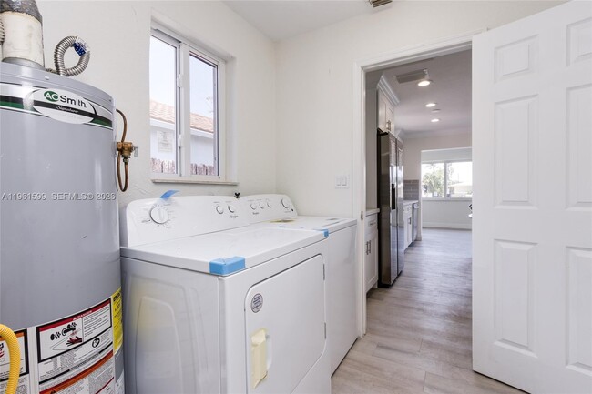 Building Photo - 922 Nautilus Isle