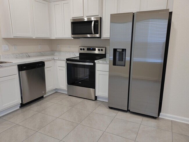 Building Photo - 9595 Star Dr