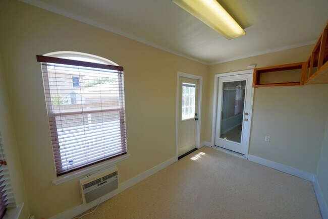 Building Photo - Lovely Cul-De-Sac Home in Schertz/Cibolo N...